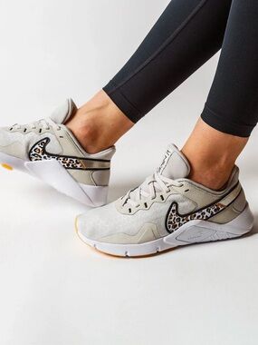 Nike Legend Essential 2 Womens 9 Running Shoe Light Bone Leopard